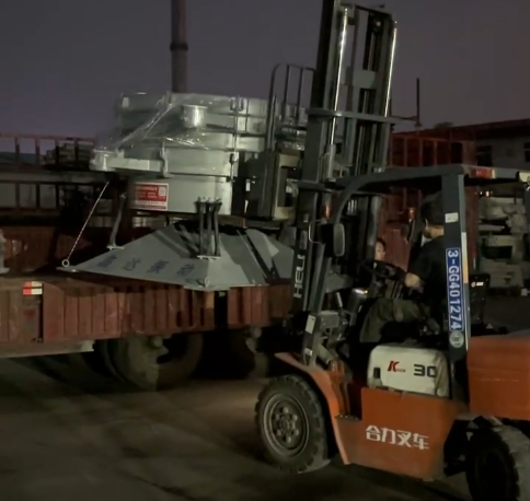 Video of circular swing screen delivery