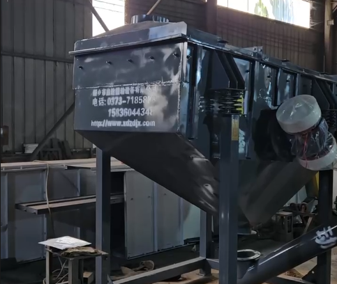 Linear screen + screw conveyor combination
