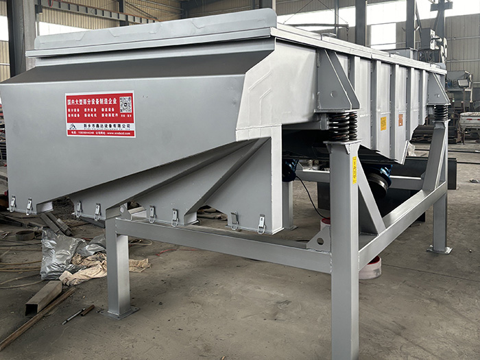 Linear vibrating screen