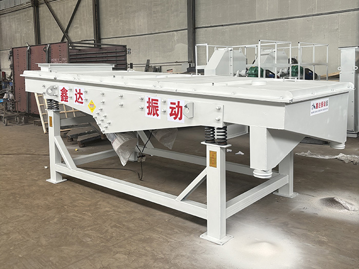 Linear vibrating screen